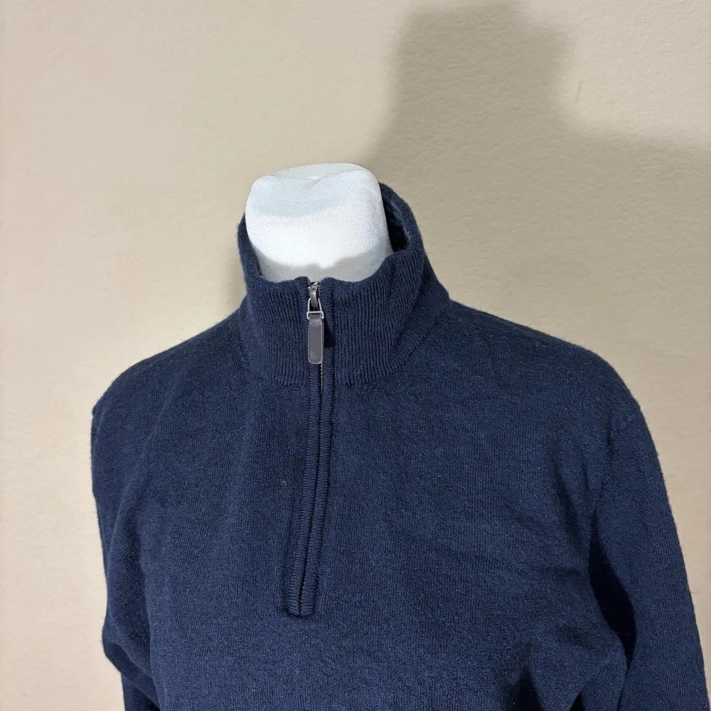 Untuckit 100% merino wool blue quarter zip sweater mens sz M Classic Career